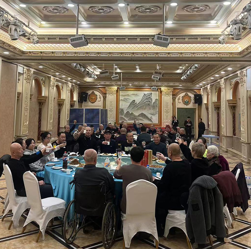 1707032626378089.jpg 聚餐.jpg